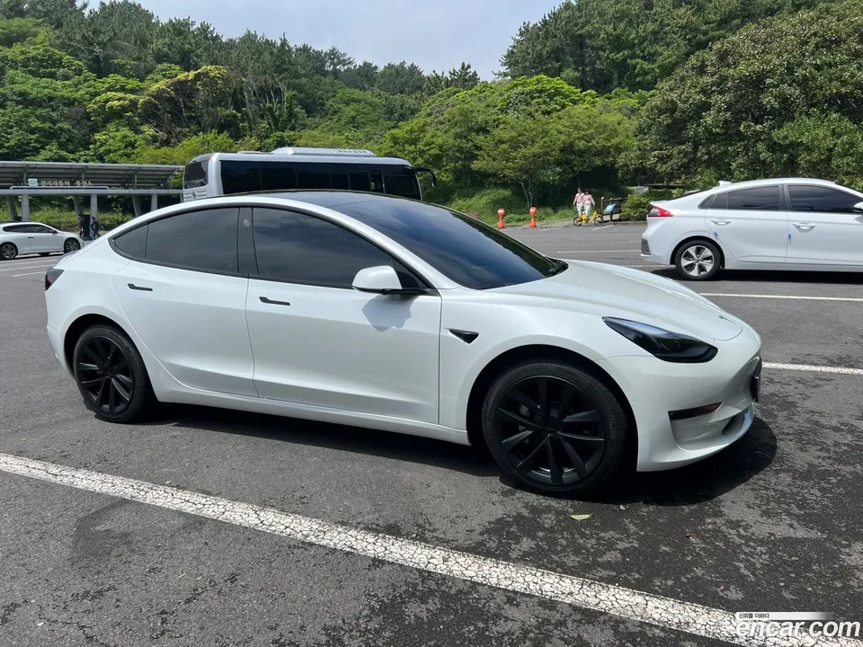 Tesla Model 3 AWD 2022 — thumbnail 4