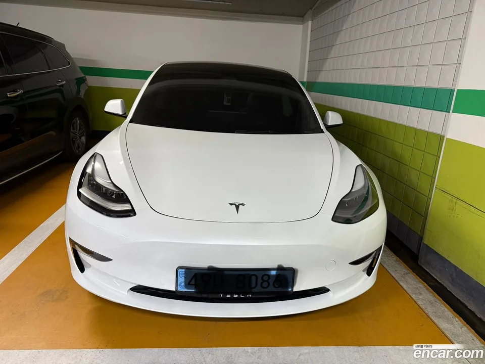 Tesla Model 3 AWD 2022 — photo 1, buy with delivery to Moscow