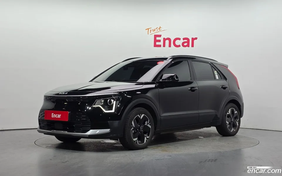 Kia Niro EV 2023 — photo 1, buy with delivery to Moscow