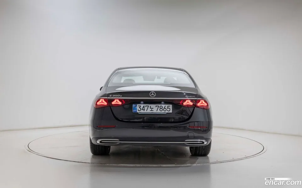 Mercedes-Benz E-Class E350e 4MATIC 2025 — миниатюра 4