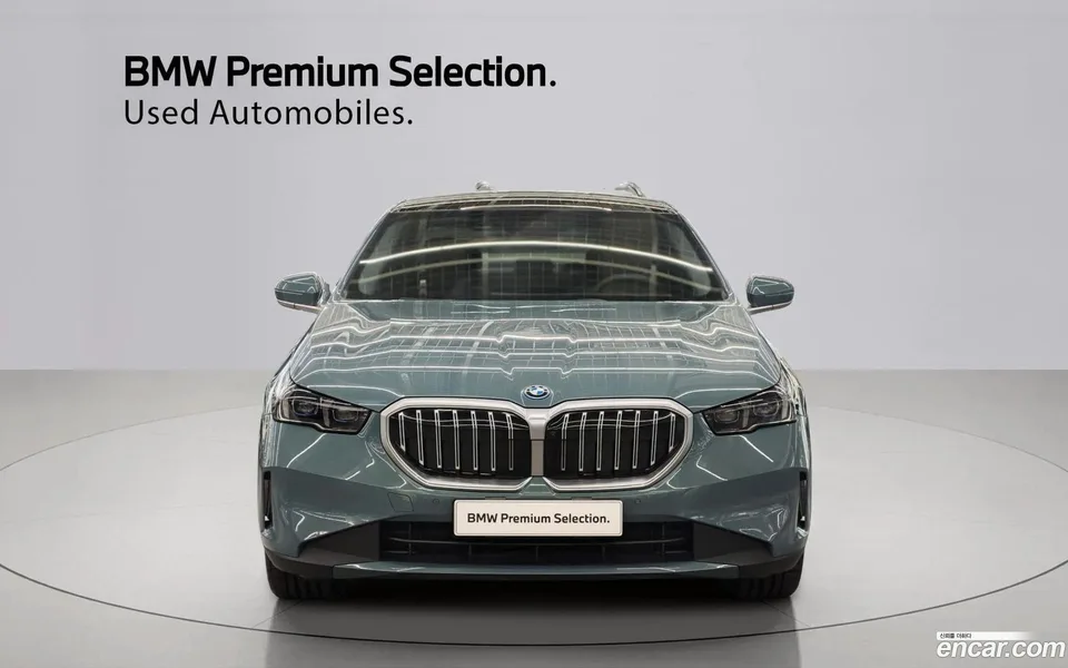 BMW 5 Series 530e 2025 — thumbnail 3