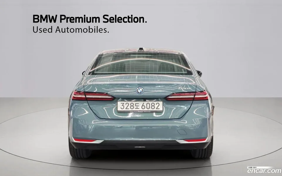 BMW 5 Series 530e 2025 — thumbnail 4
