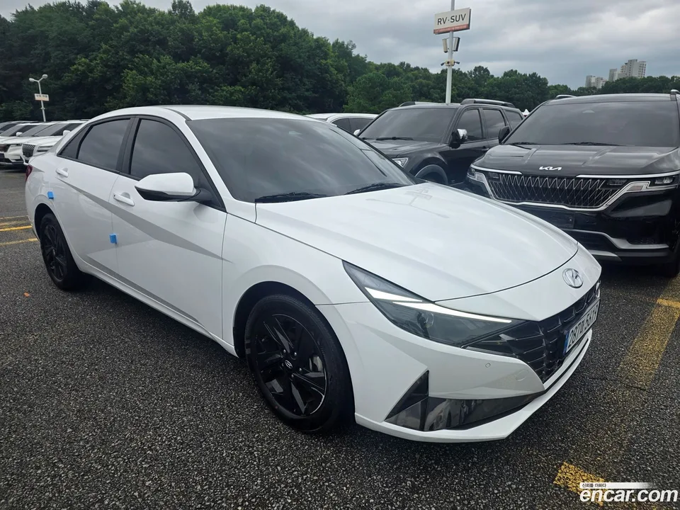 Hyundai Avante 1.6 2023 — photo 1, buy with delivery to Moscow