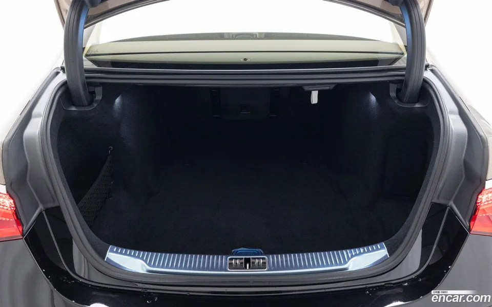Mercedes-Benz S-Class S580 4MATIC 2025 — thumbnail 5