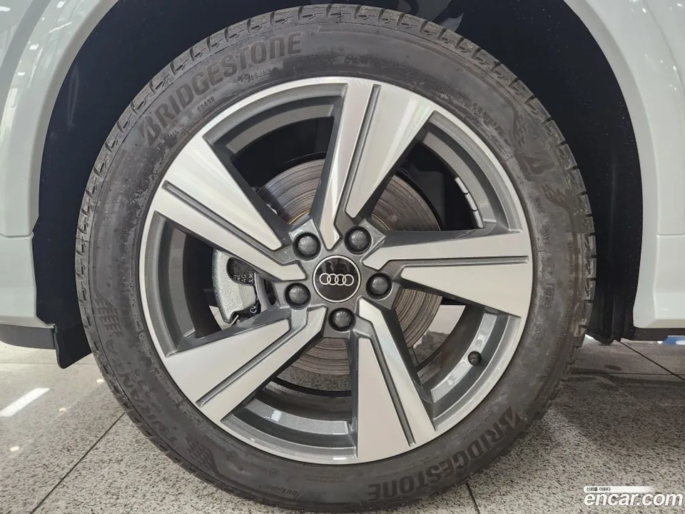 Audi Q2 35 TDI 2023 — миниатюра 5