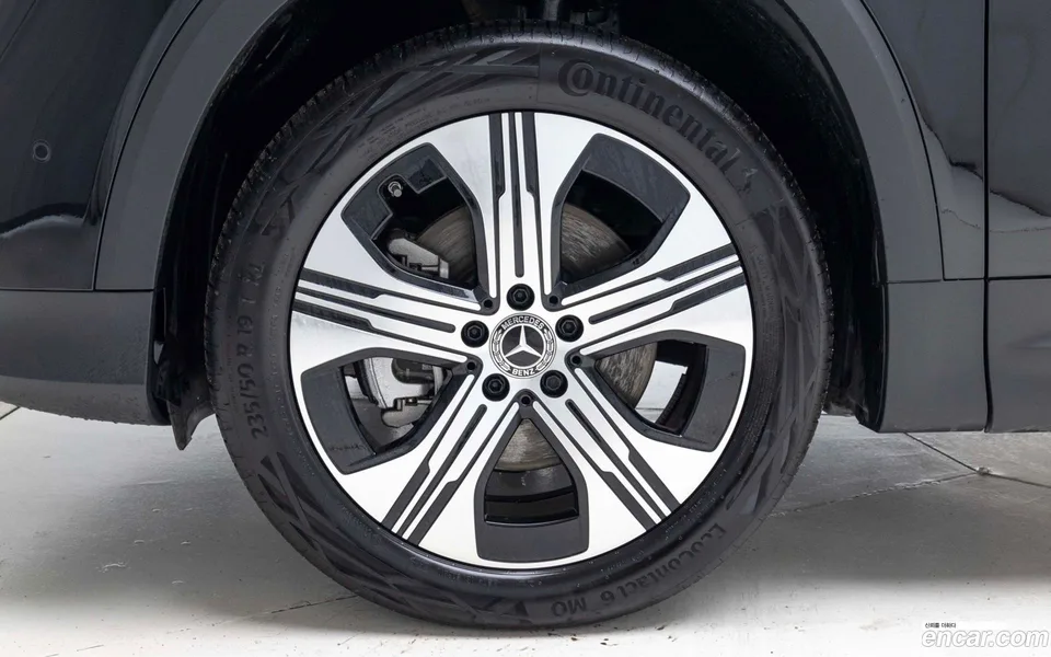 Mercedes-Benz EQB EQB300 4MATIC 2025 — thumbnail 2