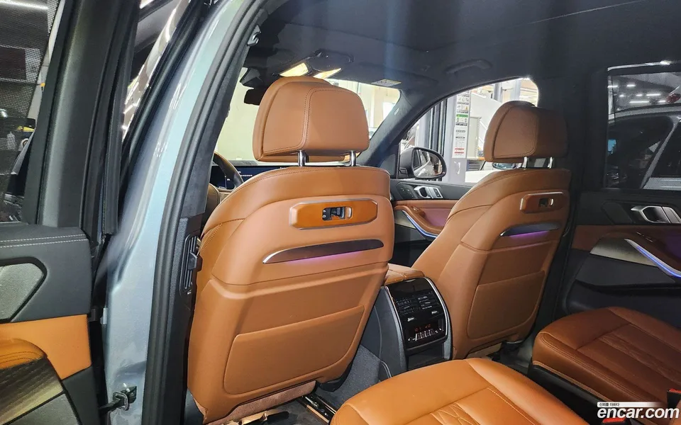 BMW X7 xDrive 40i 6 2025 — thumbnail 4