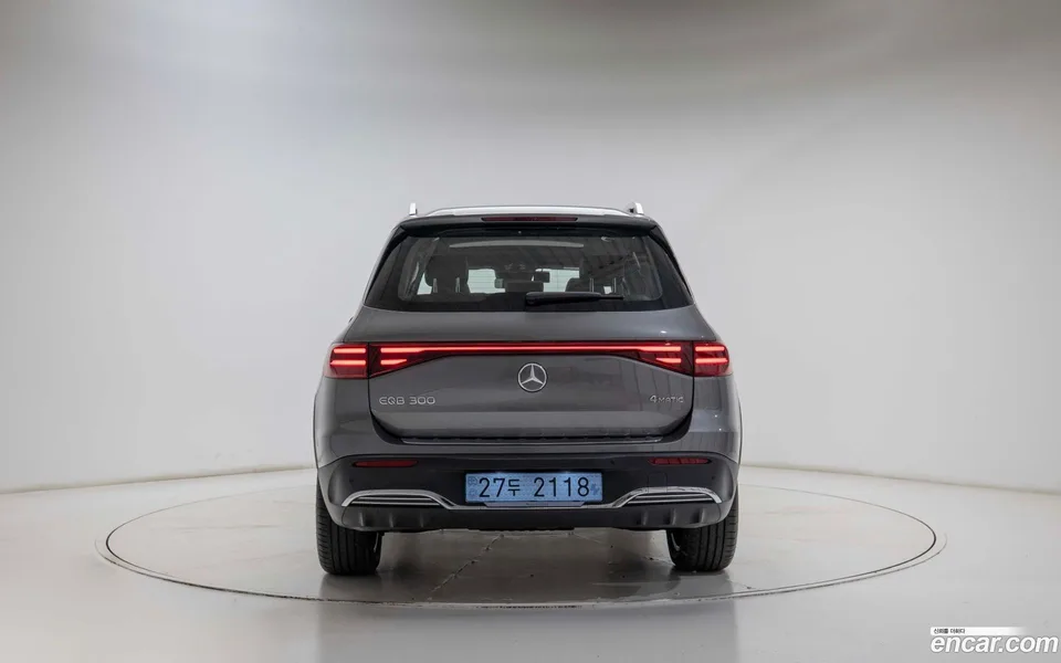 Mercedes-Benz EQB EQB300 4MATIC AMG 2025 — thumbnail 4