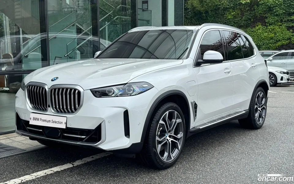 BMW X5 xDrive 50e xLine 2025 — photo 1, buy with delivery to Moscow