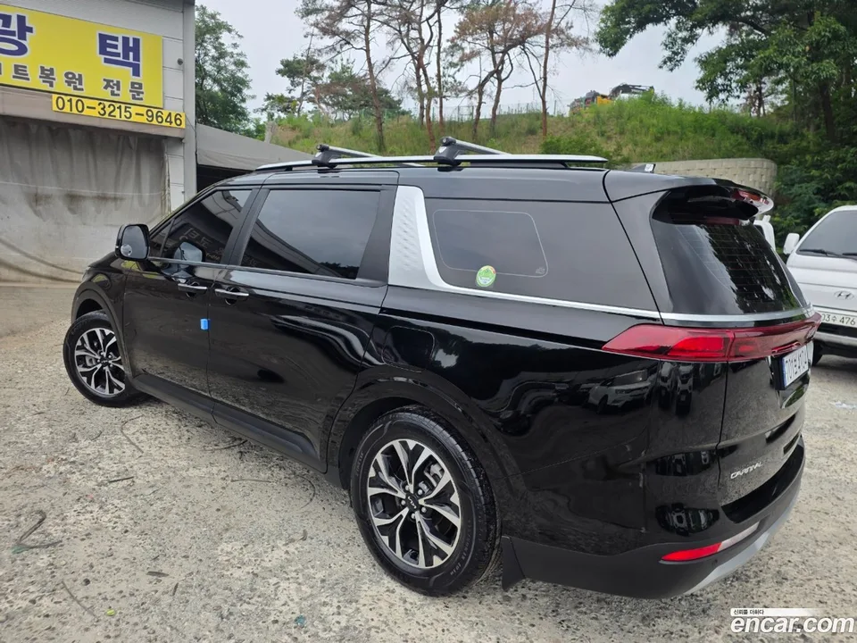Kia Carnival 11 2023 — thumbnail 2