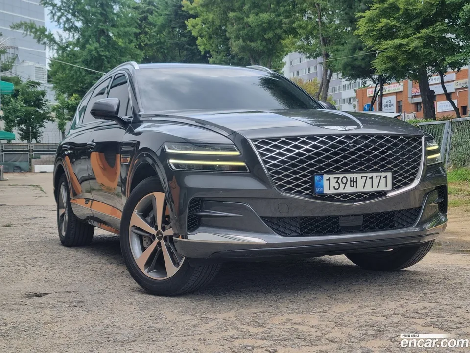Genesis GV80 2.5T AWD 2022 — photo 1, buy with delivery to Moscow