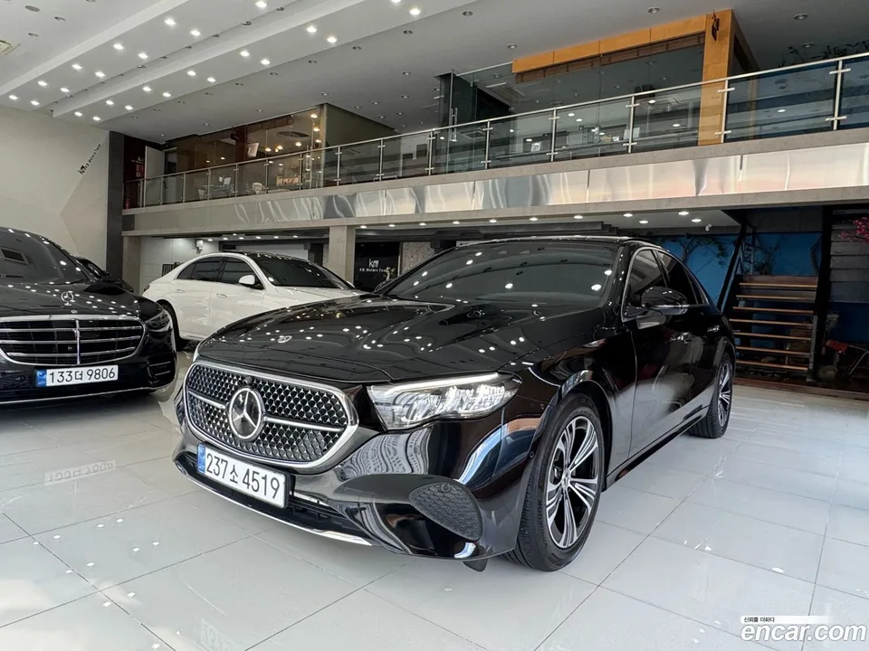 Mercedes-Benz E-Class E200 2024 — photo 1, buy with delivery to Moscow