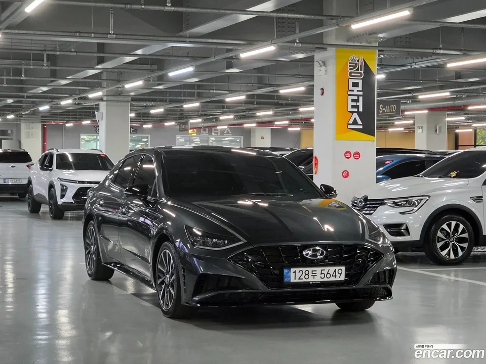 Hyundai Sonata 2.0 2022 — photo 1, buy with delivery to Moscow