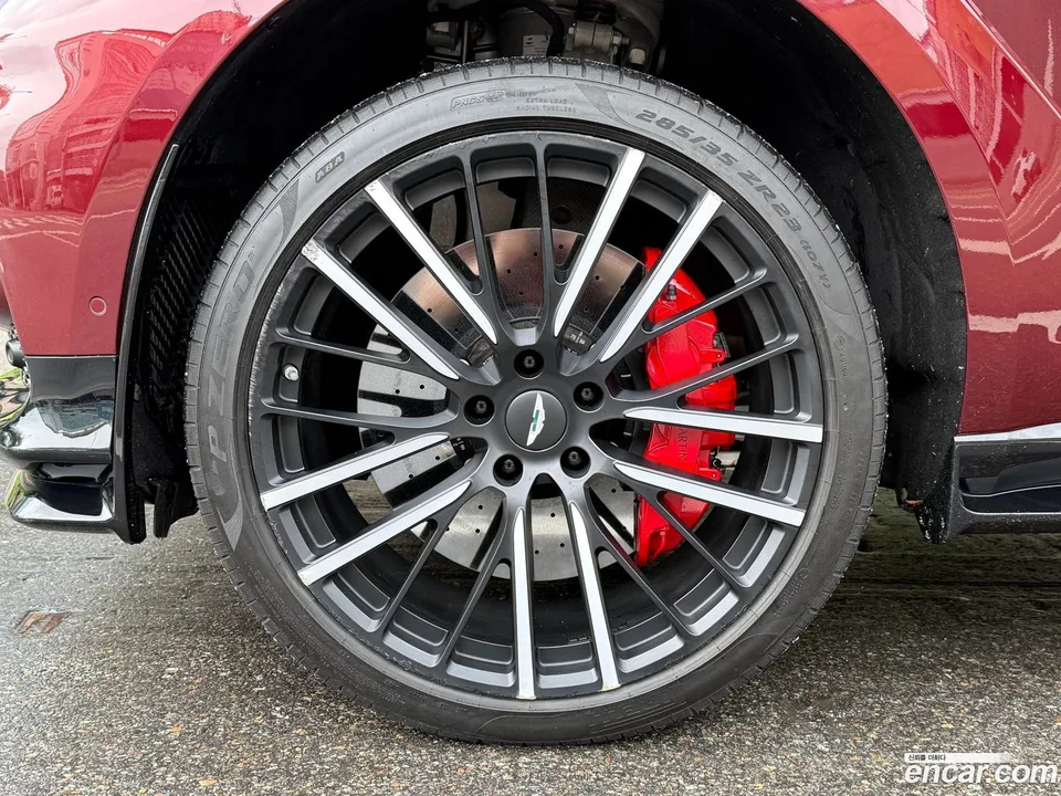 Aston Martin DBX 4.0 V8 707 2023 — миниатюра 5