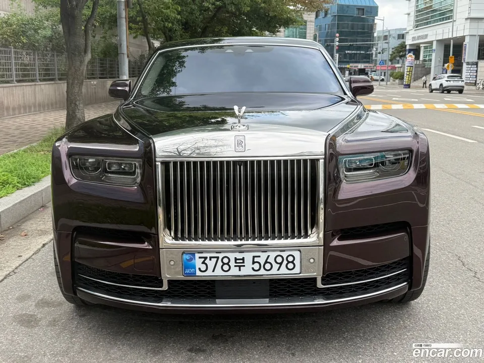 Rolls-Royce Phantom 6.7 EWB V12 2023 — thumbnail 3