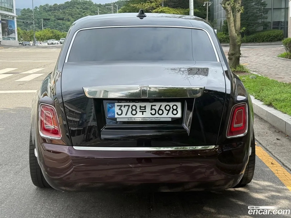 Rolls-Royce Phantom 6.7 EWB V12 2023 — thumbnail 4