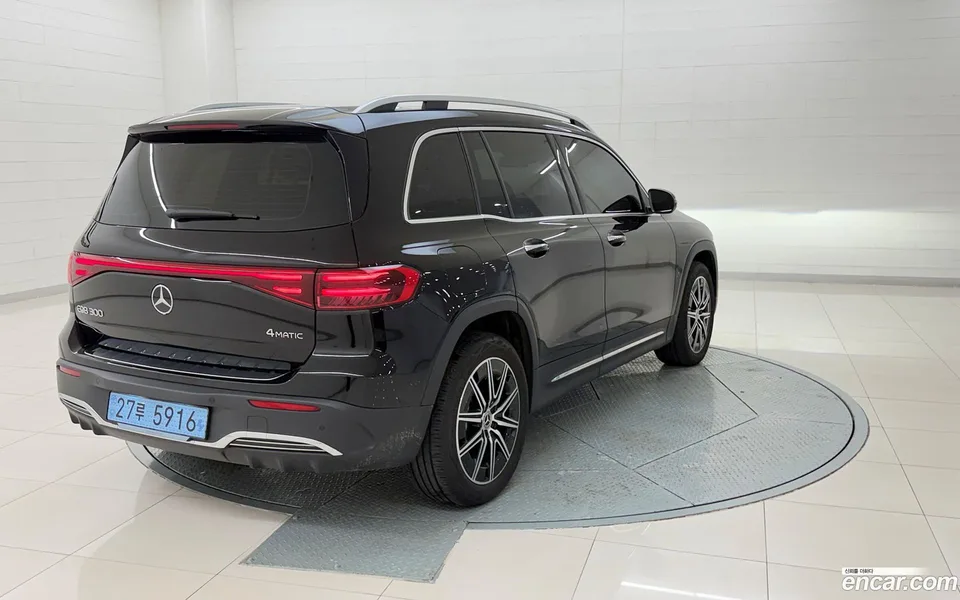 Mercedes-Benz EQB EQB300 4MATIC AMG 2025 — thumbnail 2