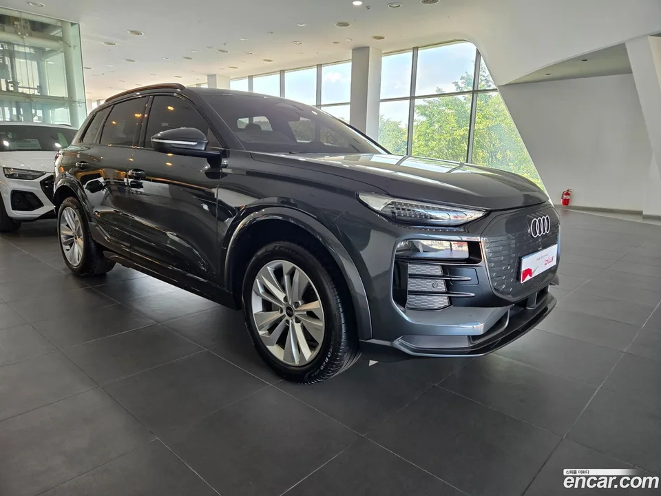 Audi Q6 e- 2025 — фото 1, купить с доставкой в Москву