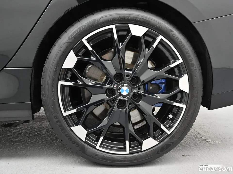BMW 2 Series Gran Coupe M235 xDrive 2025 — thumbnail 5