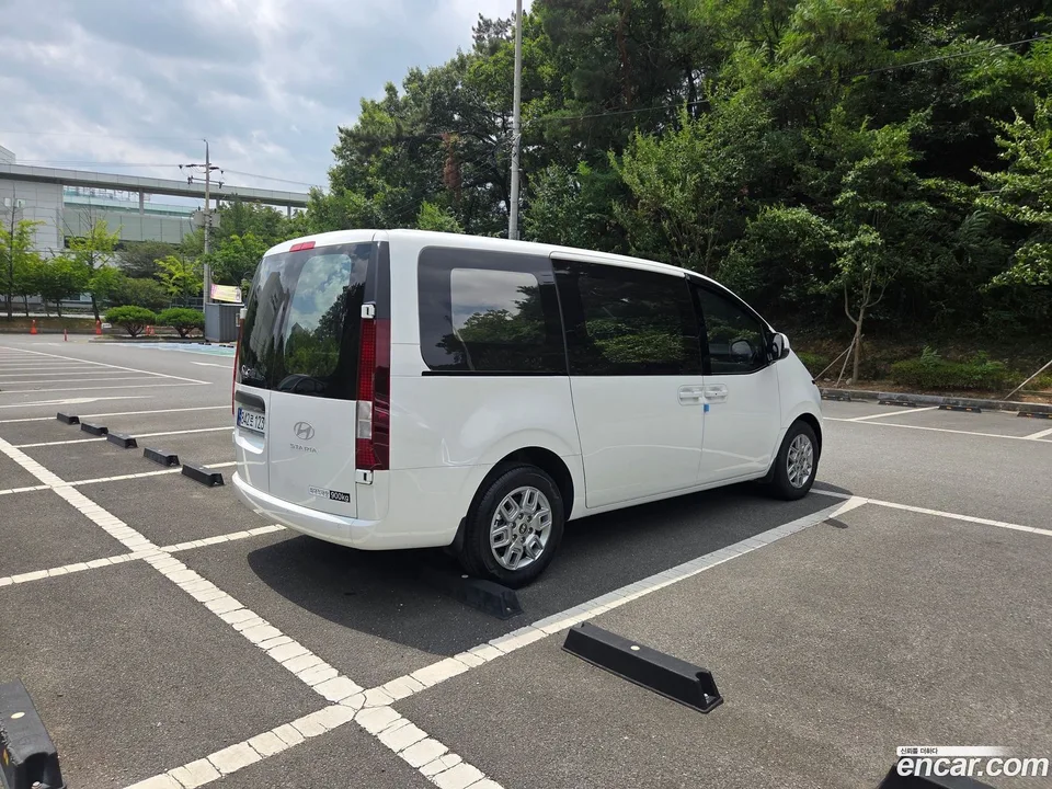 Hyundai Staria L3.5 3 2025 — thumbnail 5