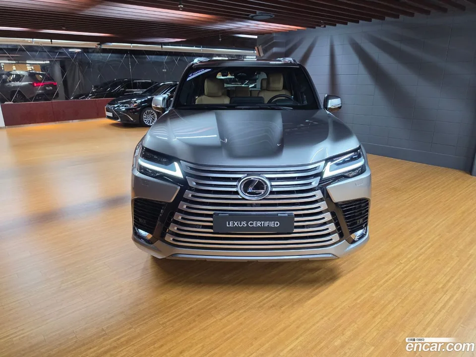 Lexus LX 700h 2025 — thumbnail 3