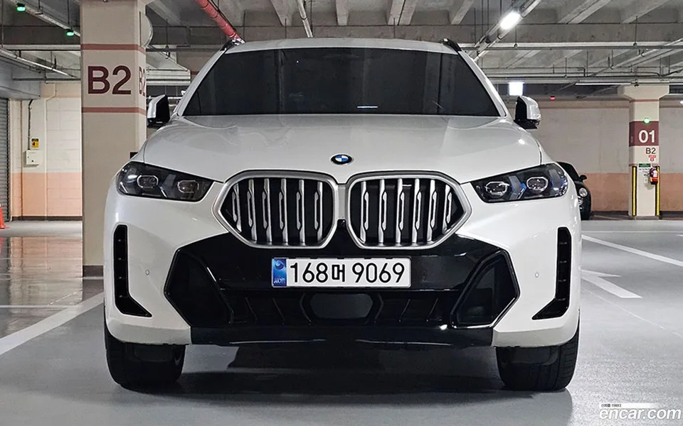 BMW X6 xDrive30d M 2025 — photo 1, buy with delivery to Moscow
