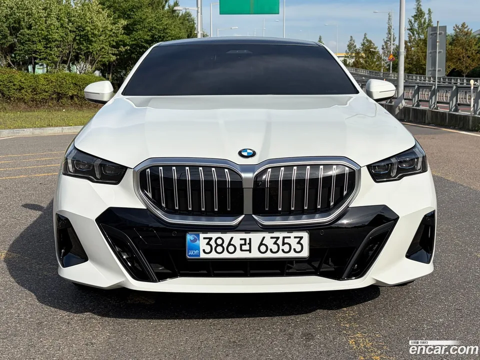 BMW 5 Series 520i M 2026 — thumbnail 3