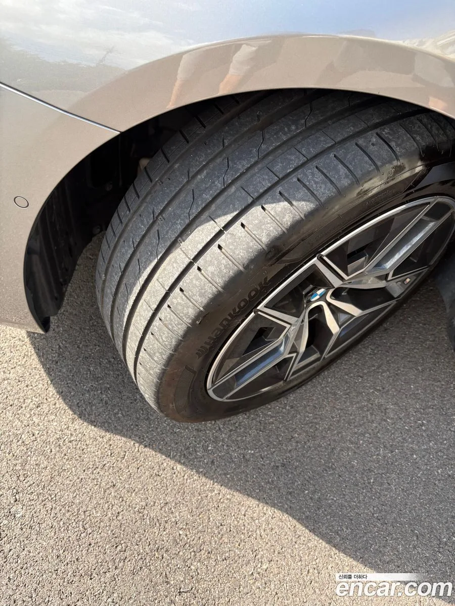 BMW 5 Series 520i M 2025 — thumbnail 2