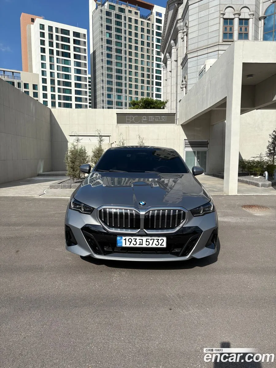 BMW 5 Series 520i M 2025 — thumbnail 3
