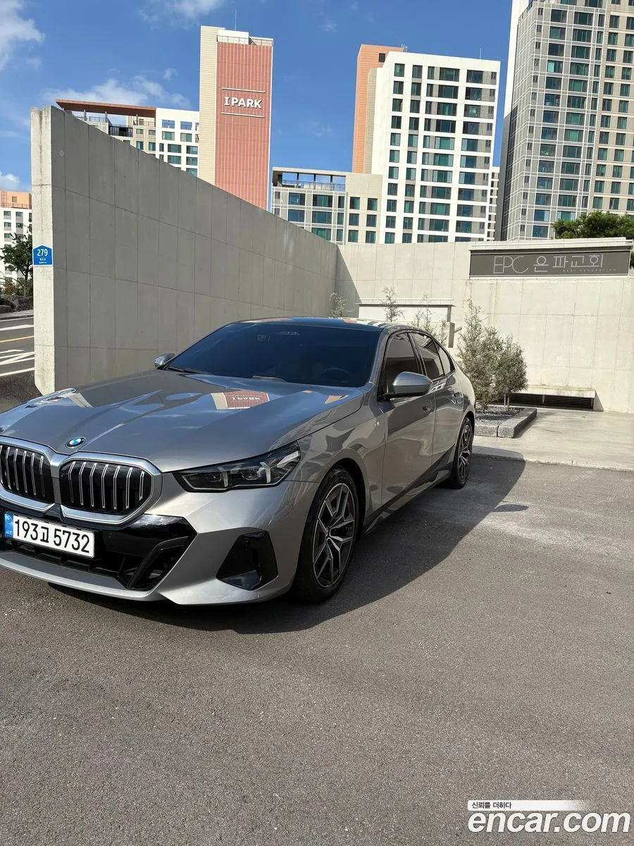BMW 5 Series 520i M 2025 — photo 1, buy with delivery to Moscow