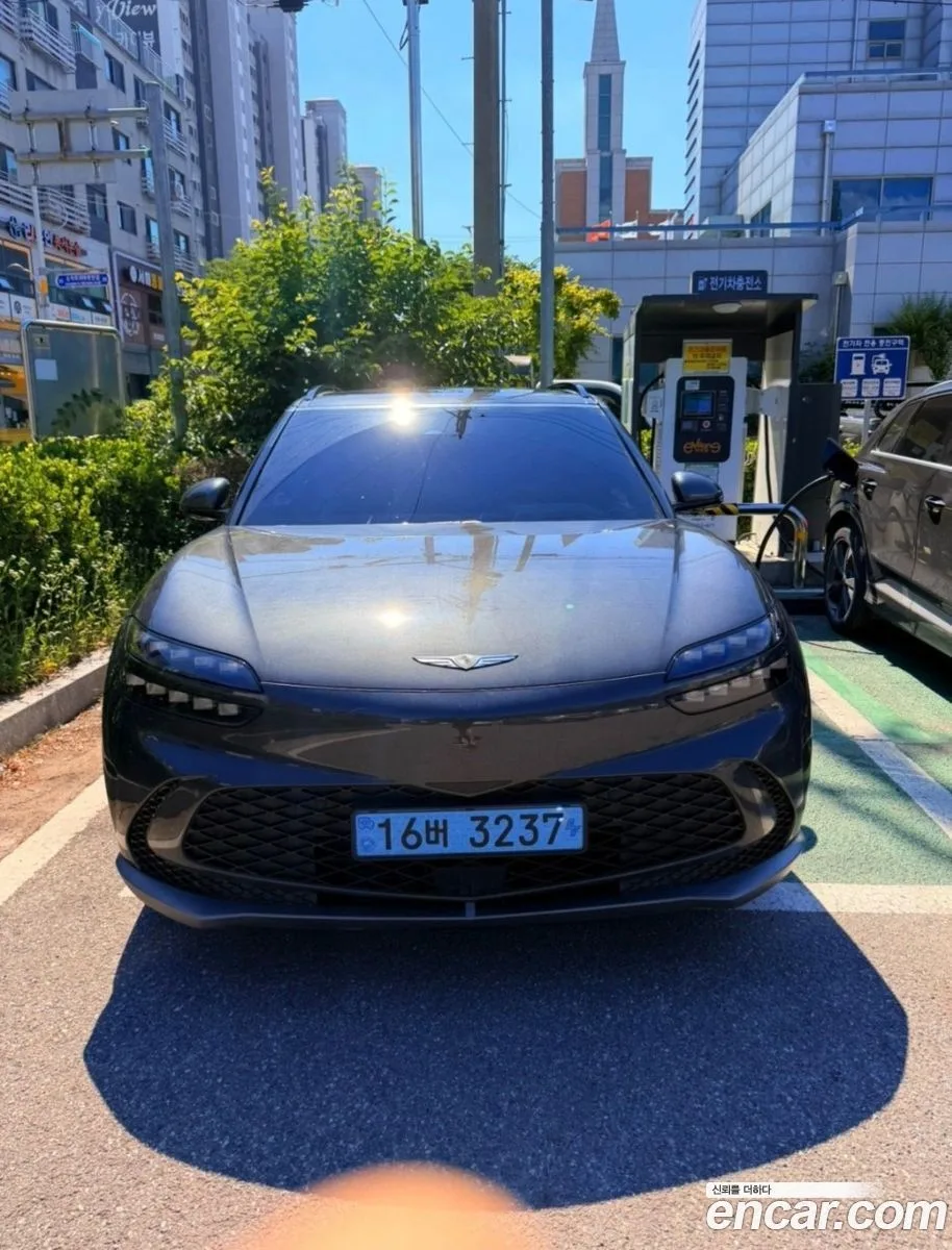 Genesis GV60 2023 — photo 1, buy with delivery to Moscow