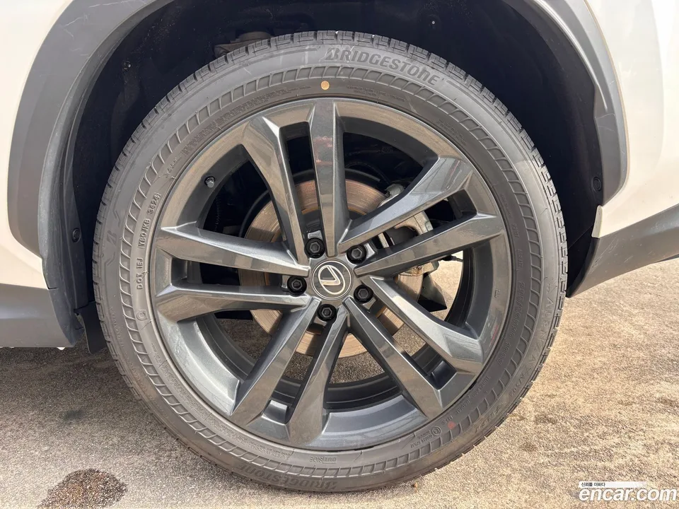 Lexus NX 350h 2024 — thumbnail 2