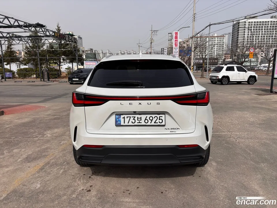 Lexus NX 350h 2024 — thumbnail 4