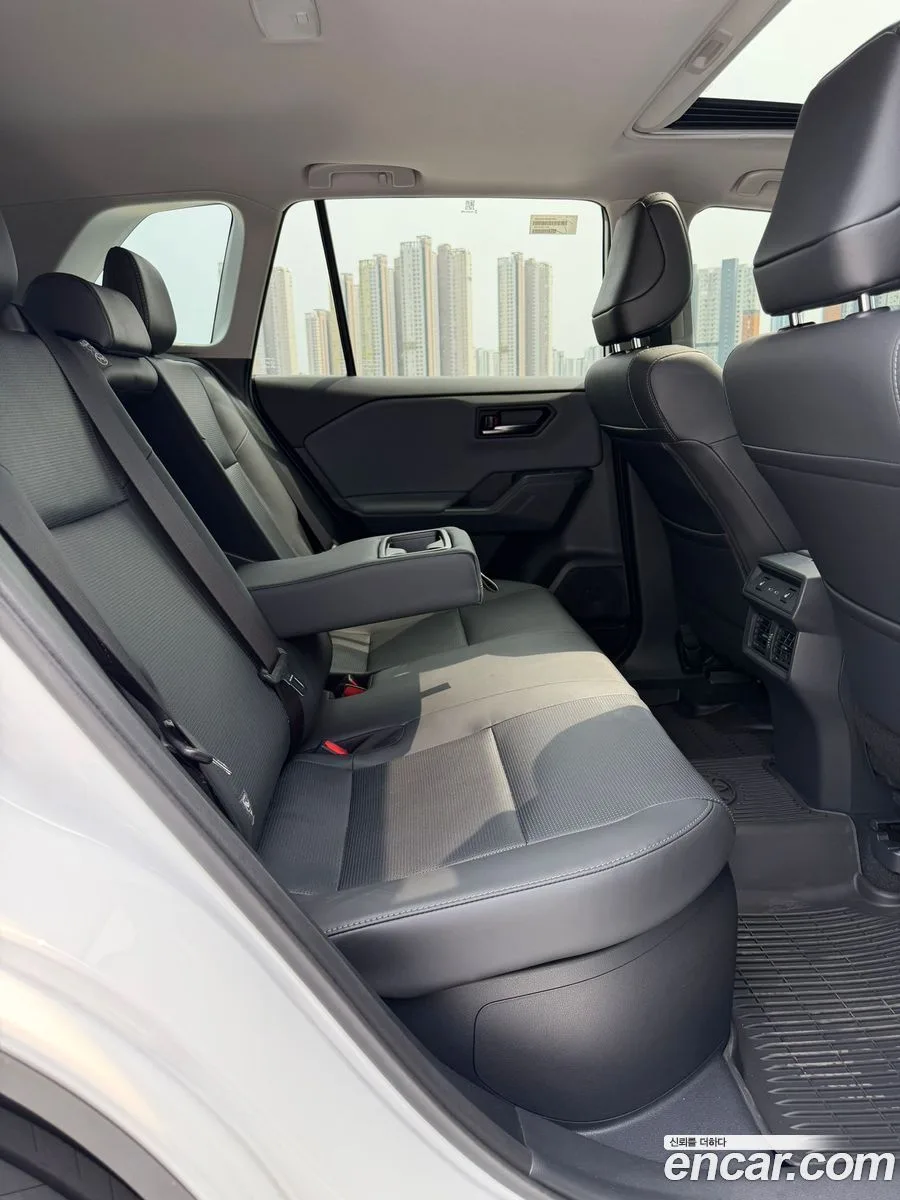 Toyota RAV4 6 2.5 HEV 4WD 2026 — thumbnail 3