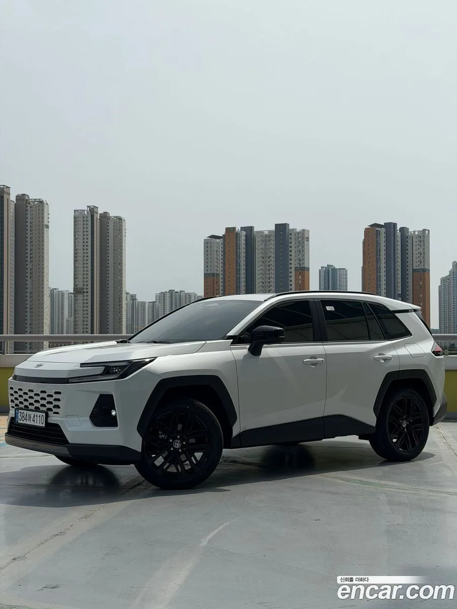 Toyota RAV4 6 2.5 HEV 4WD 2026 — photo 1, buy with delivery to Moscow