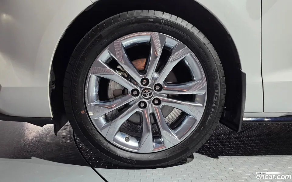Toyota Sienna 2.5 2WD 2023 — thumbnail 5