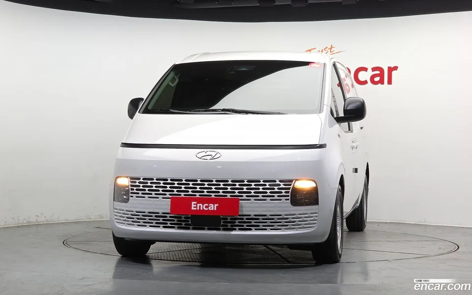 Hyundai Staria 3 2022 — thumbnail 3