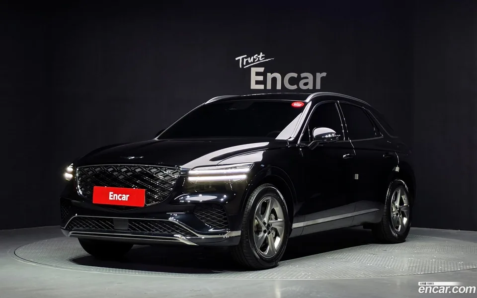 Genesis GV70 2.5T 2WD 2024 — фото 1, купить с доставкой в Москву