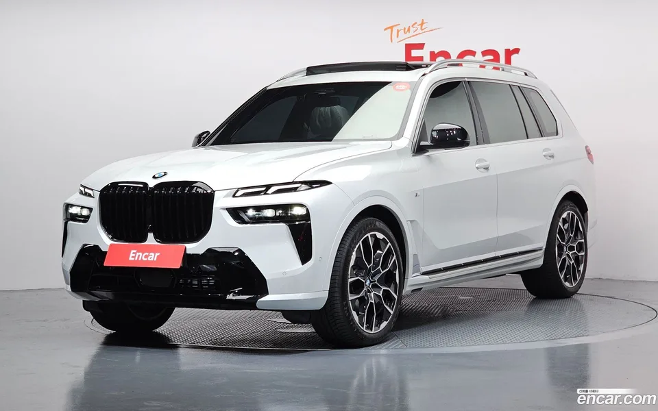 BMW X7 xDrive 40i M 6 2024 — photo 1, buy with delivery to Moscow
