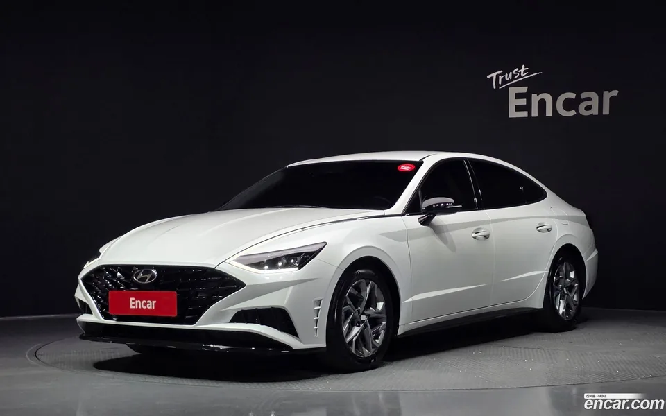 Hyundai Sonata 2.0 2022 — photo 1, buy with delivery to Moscow
