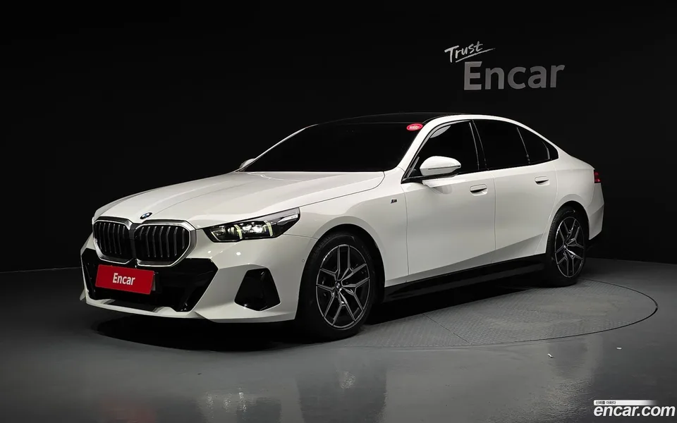 BMW 5 Series 520i M 2025 — photo 1, buy with delivery to Moscow