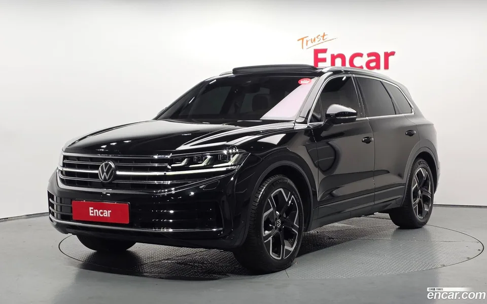Volkswagen Touareg 3.0 TDI 2024 — photo 1, buy with delivery to Moscow