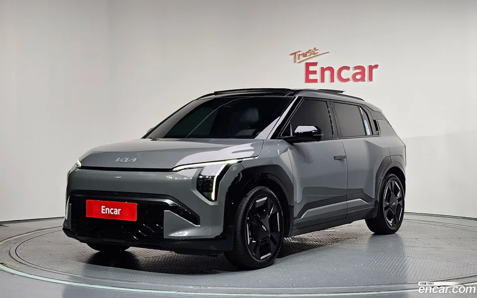 Kia EV3 2WD 2025 — фото 1, купить с доставкой в Москву