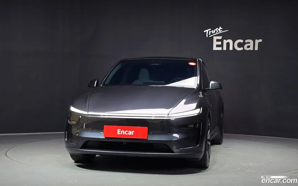 Tesla Model Y RWD 2025 — thumbnail 3