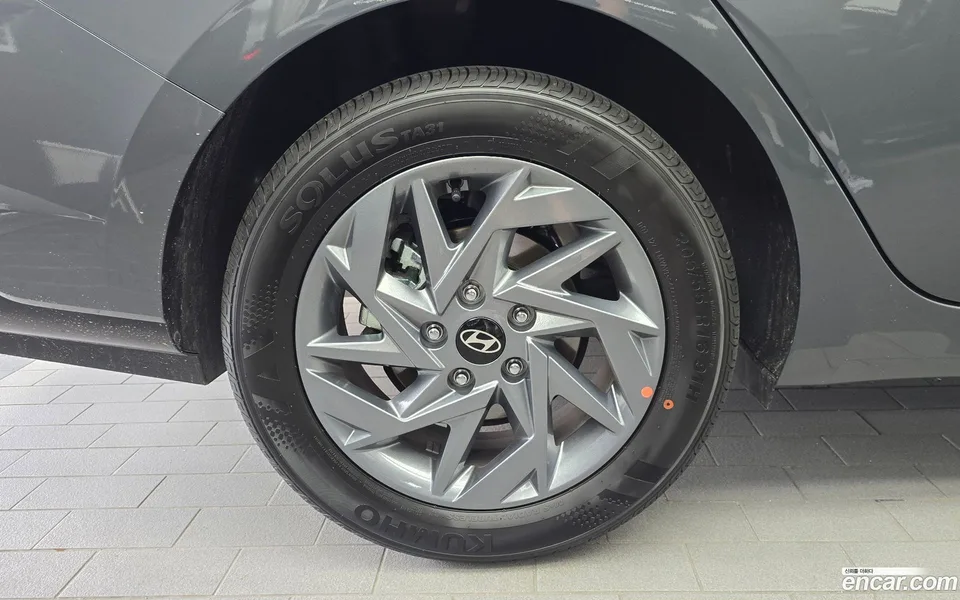 Hyundai Avante CN7 1.6 2025 — thumbnail 2