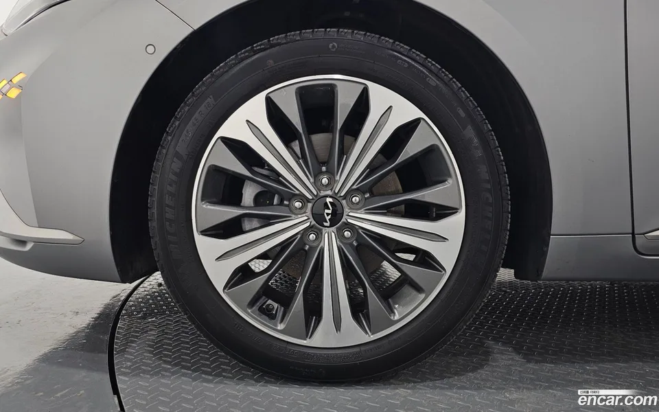 Kia K8 Hybrid 2023 — thumbnail 2