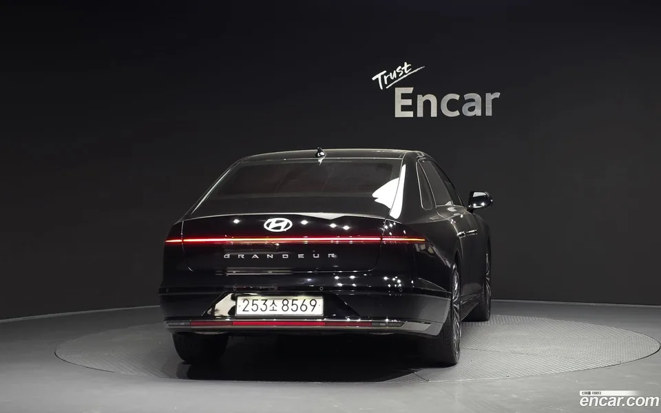 Hyundai Grandeur Hybrid 2023 — thumbnail 4
