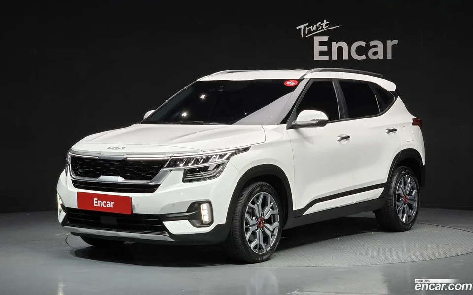 Kia Seltos 1.6 2WD 2022 — photo 1, buy with delivery to Moscow