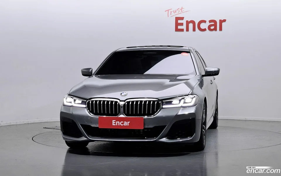 BMW 5 Series 520i M 2023 — миниатюра 3