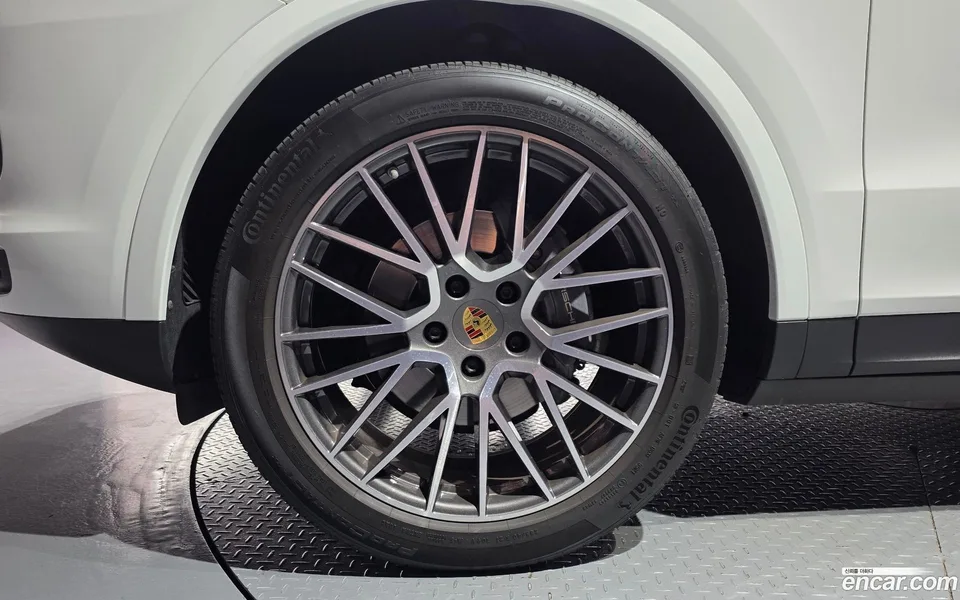 Porsche Cayenne 3.0 2022 — thumbnail 2